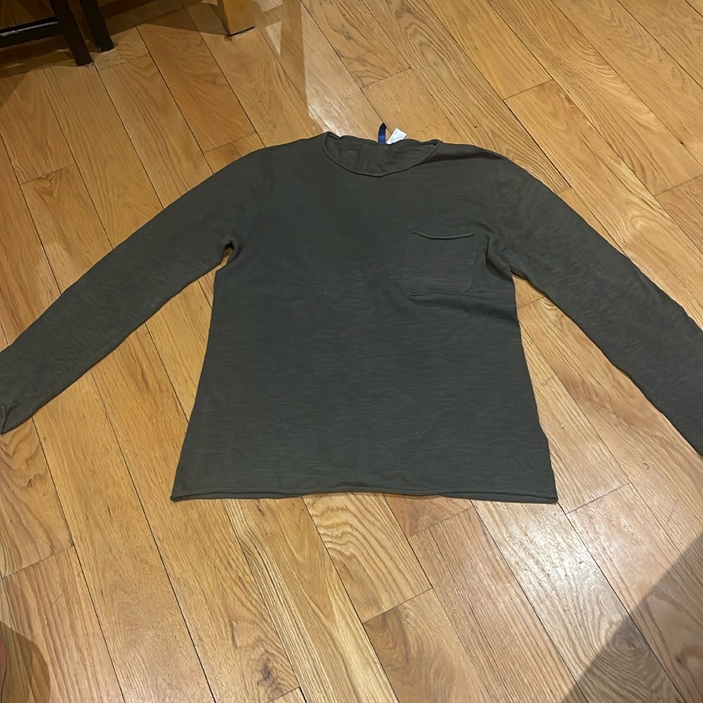 Divided dark grey/green long sleeve with chest pocket